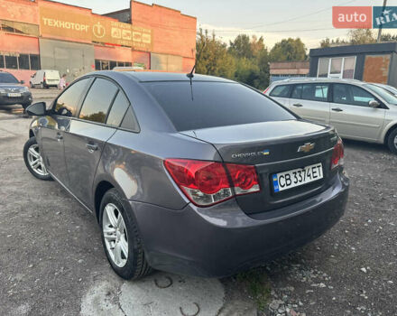 Серый Шевроле Круз, объемом двигателя 1.8 л и пробегом 273 тыс. км за 7999 $, фото 16 на Automoto.ua