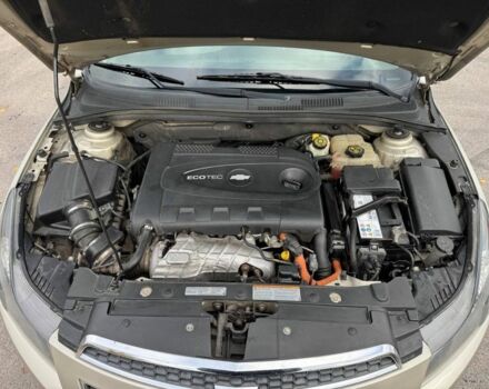 Серый Шевроле Круз, объемом двигателя 2 л и пробегом 2 тыс. км за 7700 $, фото 7 на Automoto.ua