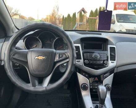 Серый Шевроле Круз, объемом двигателя 1.8 л и пробегом 89 тыс. км за 7800 $, фото 17 на Automoto.ua