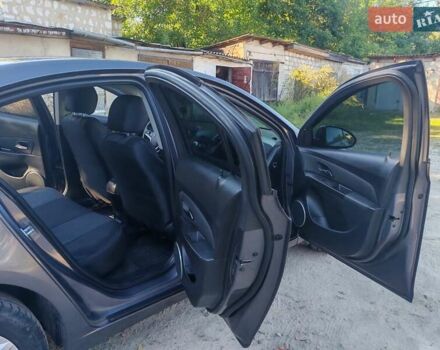 Сірий Шевроле Круз, об'ємом двигуна 1.6 л та пробігом 125 тис. км за 8000 $, фото 13 на Automoto.ua
