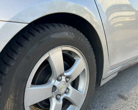 Серый Шевроле Круз, объемом двигателя 1.36 л и пробегом 185 тыс. км за 7900 $, фото 5 на Automoto.ua