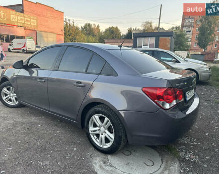 Серый Шевроле Круз, объемом двигателя 1.8 л и пробегом 273 тыс. км за 7999 $, фото 18 на Automoto.ua