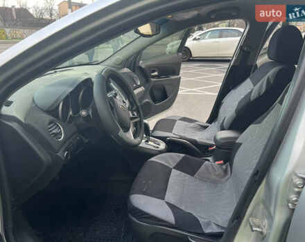 Серый Шевроле Круз, объемом двигателя 1.6 л и пробегом 142 тыс. км за 6500 $, фото 5 на Automoto.ua
