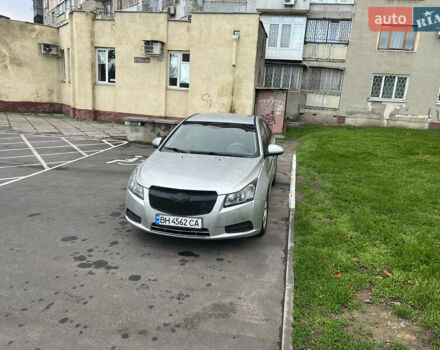 Серый Шевроле Круз, объемом двигателя 1.6 л и пробегом 142 тыс. км за 6500 $, фото 1 на Automoto.ua