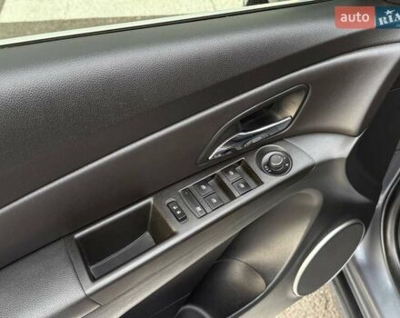 Сірий Шевроле Круз, об'ємом двигуна 2 л та пробігом 209 тис. км за 9999 $, фото 10 на Automoto.ua