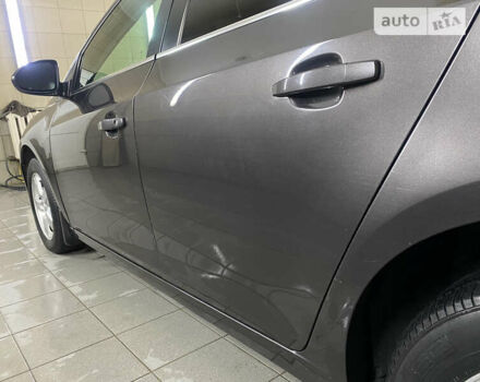 Серый Шевроле Круз, объемом двигателя 1.4 л и пробегом 130 тыс. км за 10000 $, фото 15 на Automoto.ua