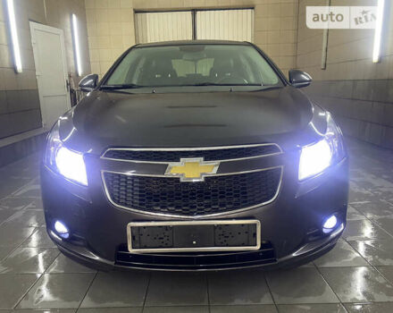 Серый Шевроле Круз, объемом двигателя 1.4 л и пробегом 130 тыс. км за 10000 $, фото 36 на Automoto.ua