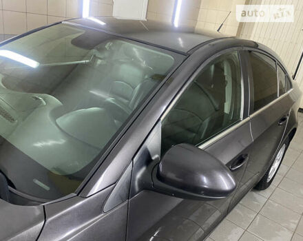 Серый Шевроле Круз, объемом двигателя 1.4 л и пробегом 130 тыс. км за 10000 $, фото 4 на Automoto.ua