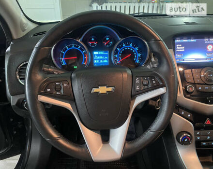 Серый Шевроле Круз, объемом двигателя 1.4 л и пробегом 130 тыс. км за 10000 $, фото 28 на Automoto.ua