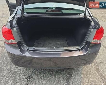 Серый Шевроле Круз, объемом двигателя 1.4 л и пробегом 152 тыс. км за 7500 $, фото 4 на Automoto.ua