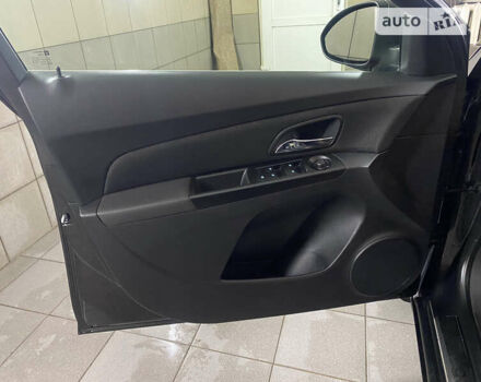 Серый Шевроле Круз, объемом двигателя 1.4 л и пробегом 130 тыс. км за 10000 $, фото 18 на Automoto.ua