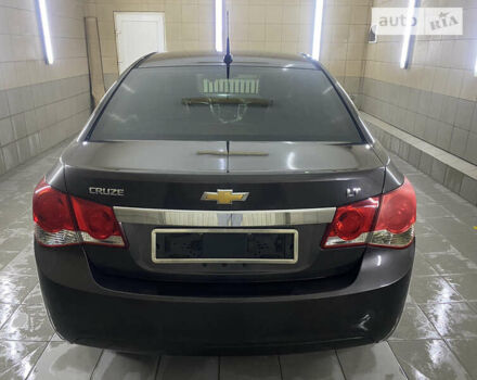 Серый Шевроле Круз, объемом двигателя 1.4 л и пробегом 130 тыс. км за 10000 $, фото 8 на Automoto.ua