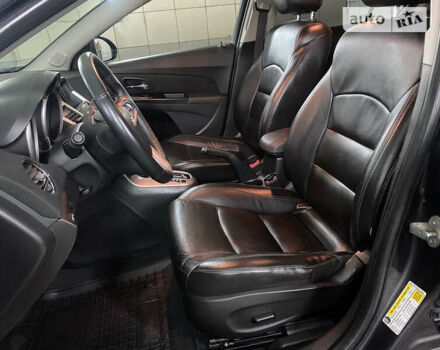 Серый Шевроле Круз, объемом двигателя 1.4 л и пробегом 130 тыс. км за 10000 $, фото 19 на Automoto.ua