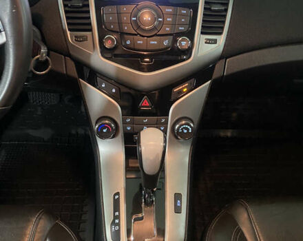 Серый Шевроле Круз, объемом двигателя 1.4 л и пробегом 130 тыс. км за 10000 $, фото 34 на Automoto.ua