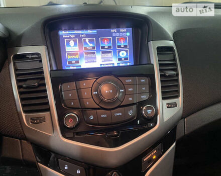 Серый Шевроле Круз, объемом двигателя 1.4 л и пробегом 130 тыс. км за 10000 $, фото 33 на Automoto.ua