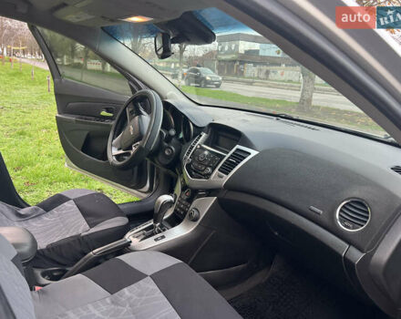 Серый Шевроле Круз, объемом двигателя 1.6 л и пробегом 142 тыс. км за 6500 $, фото 12 на Automoto.ua