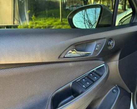 Серый Шевроле Круз, объемом двигателя 1.4 л и пробегом 48 тыс. км за 9500 $, фото 10 на Automoto.ua