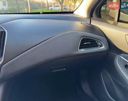 Серый Шевроле Круз, объемом двигателя 1.4 л и пробегом 48 тыс. км за 9500 $, фото 15 на Automoto.ua