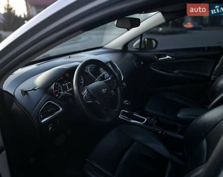 Серый Шевроле Круз, объемом двигателя 1.4 л и пробегом 90 тыс. км за 10999 $, фото 10 на Automoto.ua