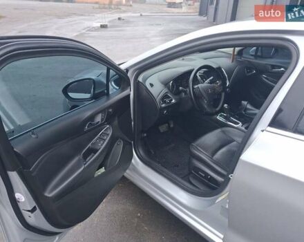 Серый Шевроле Круз, объемом двигателя 1.4 л и пробегом 99 тыс. км за 10300 $, фото 14 на Automoto.ua