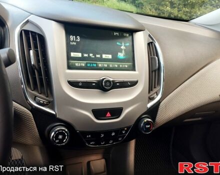 Серый Шевроле Круз, объемом двигателя 1.4 л и пробегом 130 тыс. км за 9200 $, фото 5 на Automoto.ua