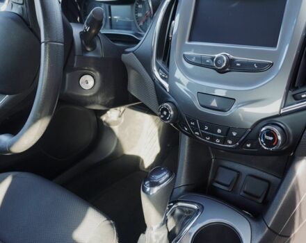 Сірий Шевроле Круз, об'ємом двигуна 1.4 л та пробігом 150 тис. км за 8800 $, фото 6 на Automoto.ua