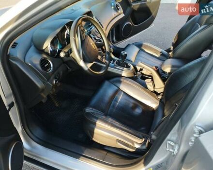 Серый Шевроле Круз, объемом двигателя 2 л и пробегом 270 тыс. км за 8500 $, фото 11 на Automoto.ua