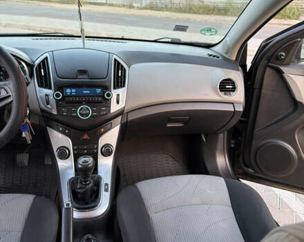 Серый Шевроле Круз, объемом двигателя 1.6 л и пробегом 182 тыс. км за 7700 $, фото 8 на Automoto.ua