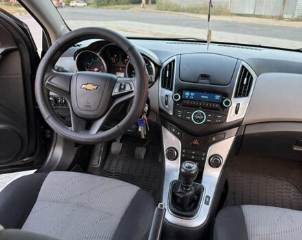 Серый Шевроле Круз, объемом двигателя 1.6 л и пробегом 182 тыс. км за 7700 $, фото 7 на Automoto.ua