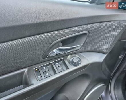 Сірий Шевроле Круз, об'ємом двигуна 2 л та пробігом 212 тис. км за 8850 $, фото 12 на Automoto.ua