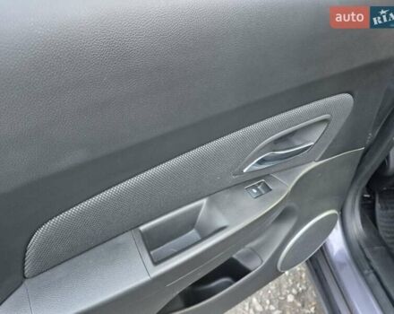 Сірий Шевроле Круз, об'ємом двигуна 2 л та пробігом 212 тис. км за 8850 $, фото 26 на Automoto.ua