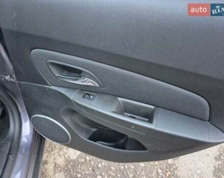 Сірий Шевроле Круз, об'ємом двигуна 2 л та пробігом 212 тис. км за 8850 $, фото 31 на Automoto.ua