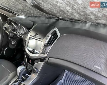 Серый Шевроле Круз, объемом двигателя 1.8 л и пробегом 221 тыс. км за 7000 $, фото 8 на Automoto.ua