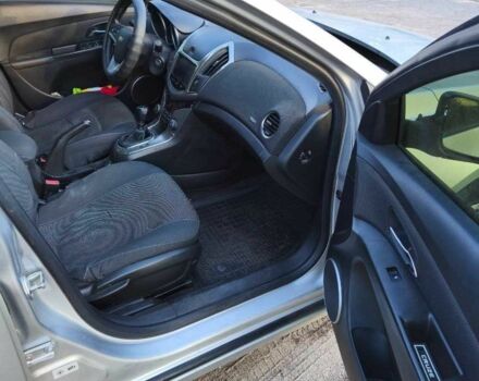 Серый Шевроле Круз, объемом двигателя 1.8 л и пробегом 342 тыс. км за 3500 $, фото 19 на Automoto.ua