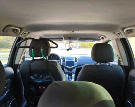 Серый Шевроле Круз, объемом двигателя 1.8 л и пробегом 342 тыс. км за 3500 $, фото 17 на Automoto.ua