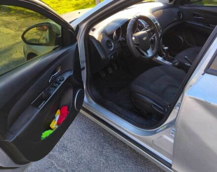 Серый Шевроле Круз, объемом двигателя 1.8 л и пробегом 342 тыс. км за 3500 $, фото 20 на Automoto.ua