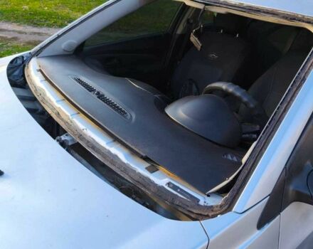 Серый Шевроле Круз, объемом двигателя 1.8 л и пробегом 342 тыс. км за 3500 $, фото 4 на Automoto.ua