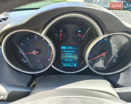 Серый Шевроле Круз, объемом двигателя 1.6 л и пробегом 45 тыс. км за 10300 $, фото 4 на Automoto.ua