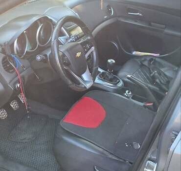 Серый Шевроле Круз, объемом двигателя 1.6 л и пробегом 201 тыс. км за 7500 $, фото 16 на Automoto.ua