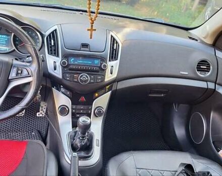 Серый Шевроле Круз, объемом двигателя 1.6 л и пробегом 201 тыс. км за 7500 $, фото 14 на Automoto.ua