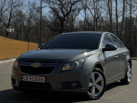 Шевроле Круз 2010 в Чернигове на Automoto.ua Серый Шевроле Круз, объемом двигателя 1.8 л и пробегом 176 тыс. км за 6800 $, фото 1 на Automoto.ua