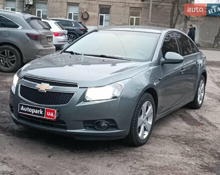 Серый Шевроле Круз, объемом двигателя 1.8 л и пробегом 222 тыс. км за 6000 $, фото 1 на Automoto.ua