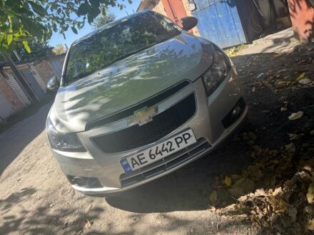 Серый Шевроле Круз, объемом двигателя 1.8 л и пробегом 177 тыс. км за 6000 $, фото 1 на Automoto.ua