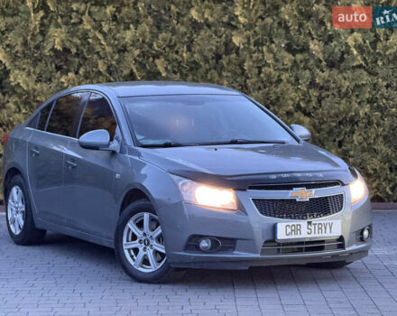 Сірий Шевроле Круз, об'ємом двигуна 2 л та пробігом 241 тис. км за 5999 $, фото 1 на Automoto.ua