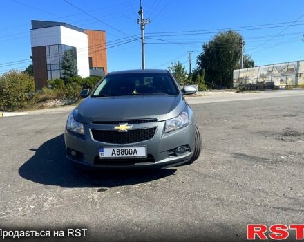 Серый Шевроле Круз, объемом двигателя 1.8 л и пробегом 340 тыс. км за 6200 $, фото 1 на Automoto.ua