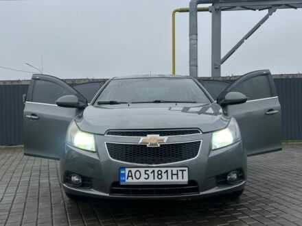Серый Шевроле Круз, объемом двигателя 1.8 л и пробегом 258 тыс. км за 6000 $, фото 1 на Automoto.ua