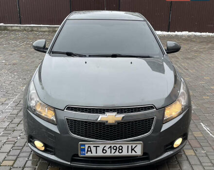 Серый Шевроле Круз, объемом двигателя 1.8 л и пробегом 280 тыс. км за 6500 $, фото 1 на Automoto.ua