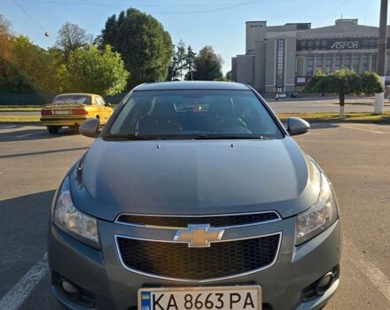 Серый Шевроле Круз, объемом двигателя 1.8 л и пробегом 200 тыс. км за 7100 $, фото 1 на Automoto.ua