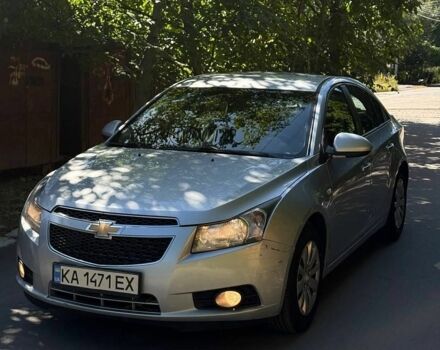 Серый Шевроле Круз, объемом двигателя 1.8 л и пробегом 230 тыс. км за 4800 $, фото 1 на Automoto.ua