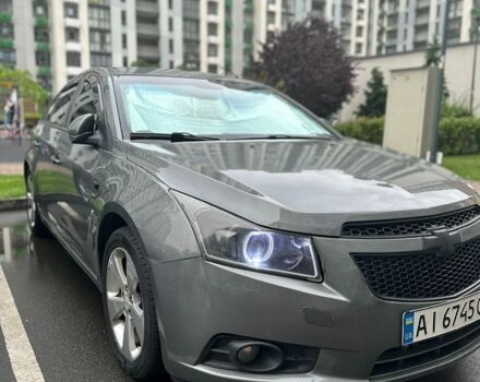 Серый Шевроле Круз, объемом двигателя 1.8 л и пробегом 195 тыс. км за 8000 $, фото 1 на Automoto.ua